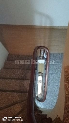 cho thuê lại nhà nguyên căn khu vực trung tâm .