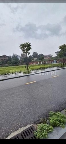 Chính chủ bán 90m2, mặt đường 11m, sổ đỏ tại Đình Bảng, Từ Sơn