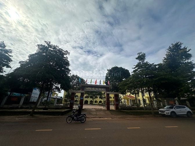 Bán nhà 2 mặt tiền DT: 14mx70m (nở hậu 16m) gần chợ Tân Hà Lâm Đồng.