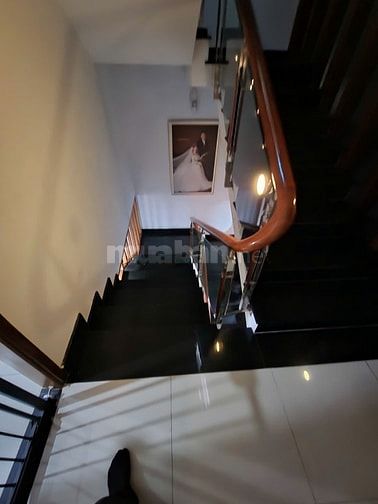 TỔNG HẠ 2 TỶ- NGÃ TƯ HÀNG XANH- HẺM XE TẢI 6M- 100m2- chỉ 16,x TỶ
