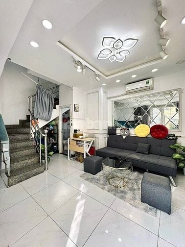 Cách mặt tiền Hoàng Văn Thụ 3 căn,4Tầng,3PN,khu Văn Phòng,An Ninh 