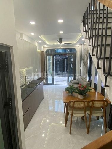 BÁN NHÀ 2 TẦNG-MỚI ĐẸP - GẦN KHU CX TÂN THUẬN, CHỢ BÙI VĂN BA.