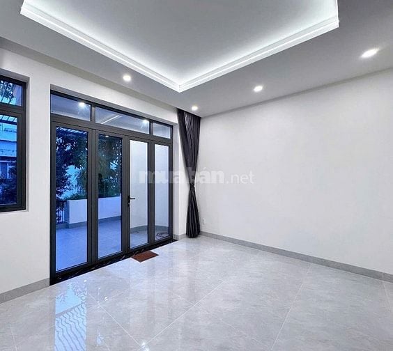 NHÀ MỚI XÂY 120M2 - 2,95 TỈ - 1 TRỆT 2 LẦU - 4PN,4WC - SỔ RIÊNG - TDM