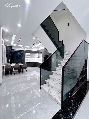NHÀ MỚI XÂY 120M2 - 2,95 TỈ - 1 TRỆT 2 LẦU - 4PN,4WC - SỔ RIÊNG - TDM