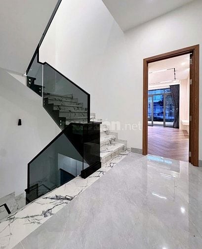 NHÀ MỚI XÂY 120M2 - 2,95 TỈ - 1 TRỆT 2 LẦU - 4PN,4WC - SỔ RIÊNG - TDM