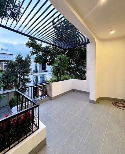 NHÀ MỚI XÂY 120M2 - 2,95 TỈ - 1 TRỆT 2 LẦU - 4PN,4WC - SỔ RIÊNG - TDM