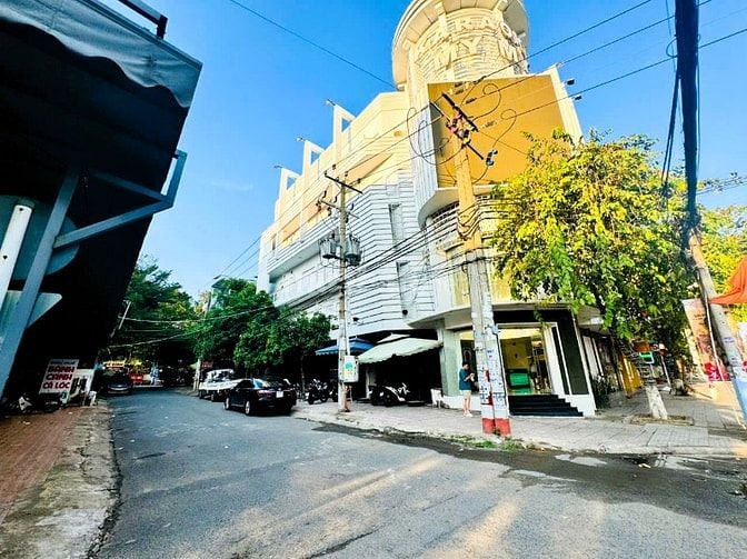 Đất bán ngay đường Đồng Khởi  đối diện Cục Hải Quan ĐN 91m2 giá 6.5 tỷ