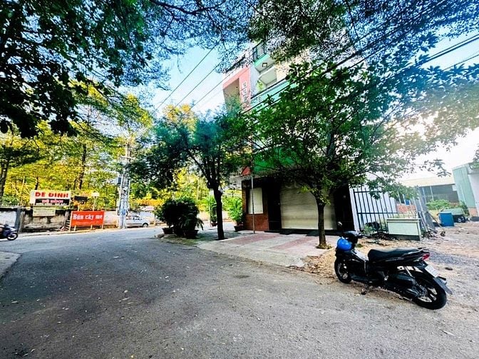 Đất bán ngay đường Đồng Khởi  đối diện Cục Hải Quan ĐN 91m2 giá 6.5 tỷ
