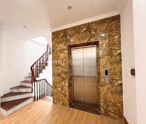 NHÀ 5 TẦNG THANG MÁY, NGÕ Ô TÔ THÔNG, KHU VỰC RẤT ĐẸP VÀ SẦM UẤT.