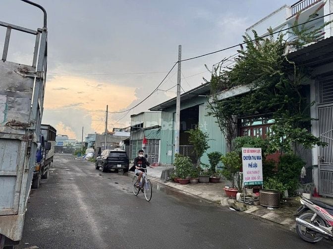 Cho thuê kho, nhà xưởng 200m2 gần KCN Long Hậu, 10 triệu VND