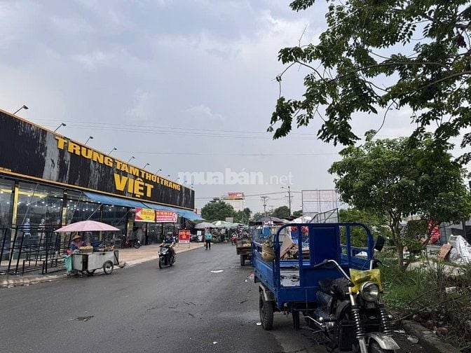 Cho thuê kho, nhà xưởng 200m2 gần KCN Long Hậu, 10 triệu VND