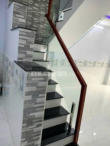 Chủ Nhà Cần Bán Gấp Căn Nhà Dọn Vào Ở Liền Được Luôn - Giá Bán 2tỷ 220