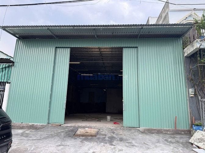 Cho thuê kho, nhà xưởng 200m2 gần KCN Long Hậu, 10 triệu VND