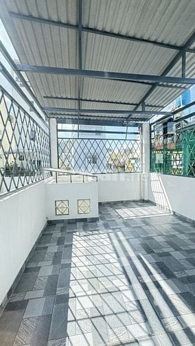 Bán nhà đường Nguyễn Biểu Q.5 - 4PN 5WC