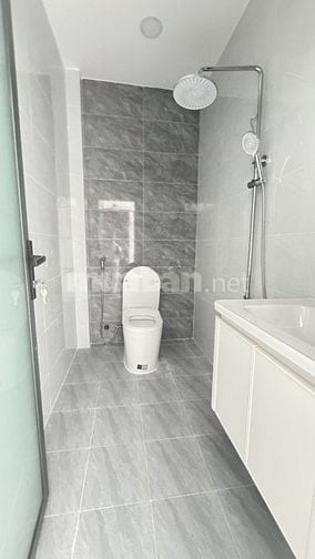 Bán nhà đường Nguyễn Biểu Q.5 - 4PN 5WC