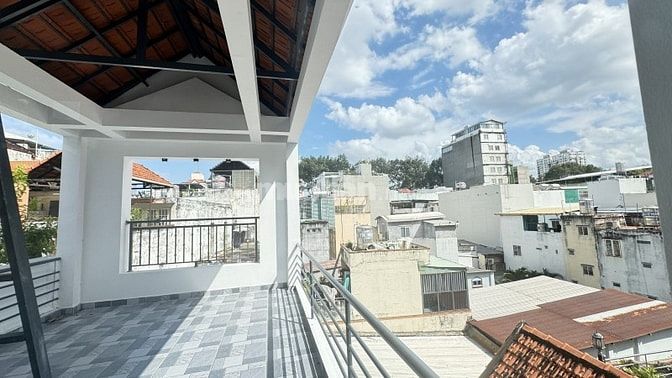Bán nhà đường Nguyễn Biểu Q.5 - 4PN 5WC