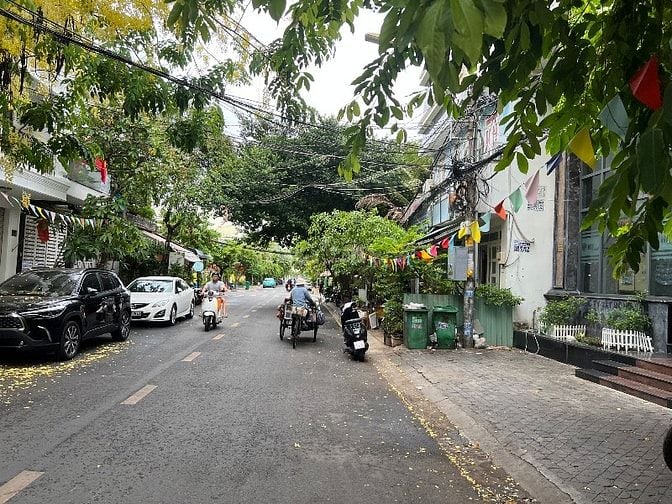 Cần bán nhà đất mặt tiền đường Lê Thị Chợ - Quận 7