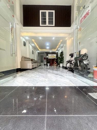 BÁN GẤP KHÁCH SẠN MẶT TIỀN TRUNG TÂM TP ĐÀ LẠT