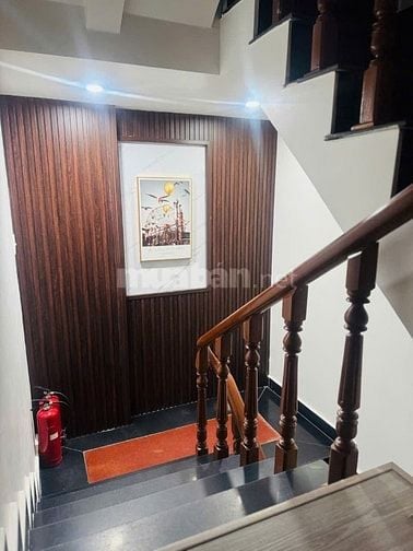 BÁN GẤP KHÁCH SẠN MẶT TIỀN TRUNG TÂM TP ĐÀ LẠT