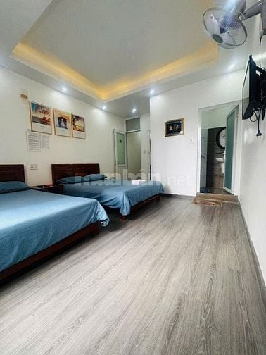 BÁN GẤP KHÁCH SẠN MẶT TIỀN TRUNG TÂM TP ĐÀ LẠT