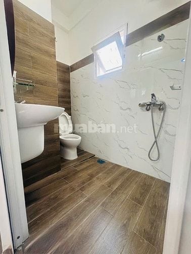 BÁN GẤP KHÁCH SẠN MẶT TIỀN TRUNG TÂM TP ĐÀ LẠT