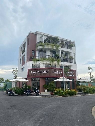 Bán nhà phố gần chợ Bình Chánh, pháp lý sạch , giá chỉ 4,7 tỷ 