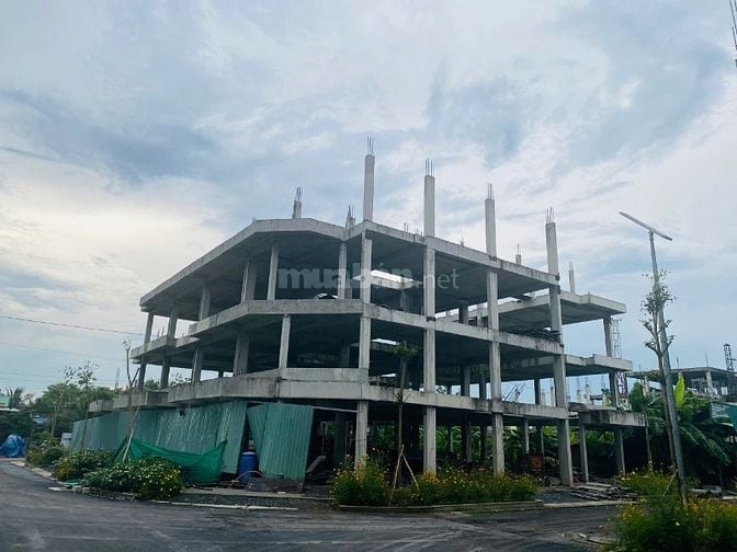 Bán nhà phố gần chợ Bình Chánh, pháp lý sạch , giá chỉ 4,7 tỷ 
