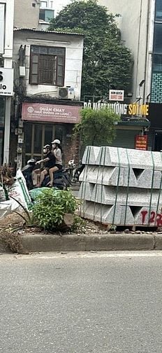 Bán nhà mặt tiền đường Yên Lãng, Quận Đống Đa