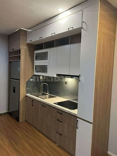Bán gấp ngay nhà phố Cầu Giấy, phân lô ô tô đỗ, lô góc MT 8m, giá nhỉn