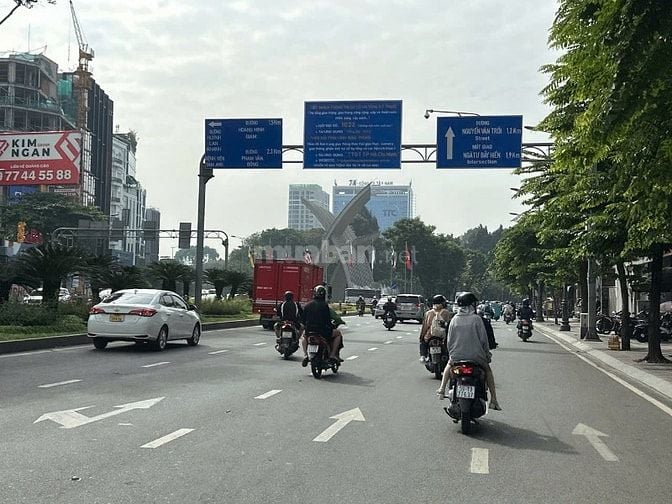 CHDV 7lầu mặt tiền Bạch Đằng ngang 6m DTS 434m2 14PN TN 100tr 37.8 tỷ.