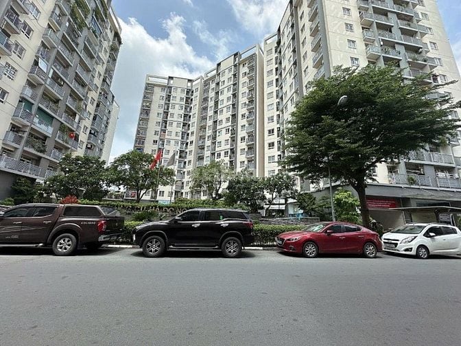 CHDV 7lầu mặt tiền Bạch Đằng ngang 6m DTS 434m2 14PN TN 100tr 37.8 tỷ.