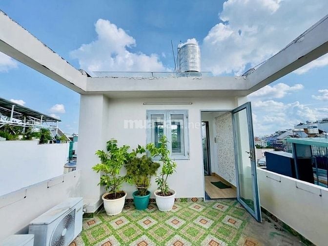 Đi nước ngoài định cư bán gấp nhà ở đường Lê Đại Hành, phường 11, quận