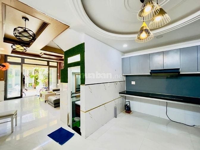 Đi nước ngoài định cư bán gấp nhà ở đường Lê Đại Hành, phường 11, quận