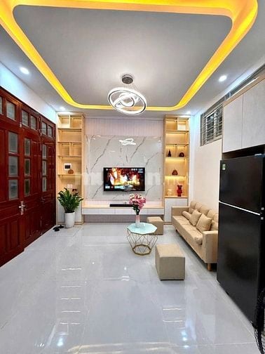 Nhà Đẹp Ở Luôn Thịnh Quang, Đống Đa 31m, 5 tầng, mt 3.5m, giá 7.88 tỷ.