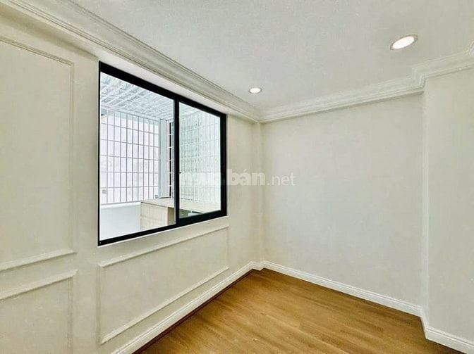 Đi nước ngoài định cư bán gấp nhà ở đường Tân Thành, phường 12, quận 5