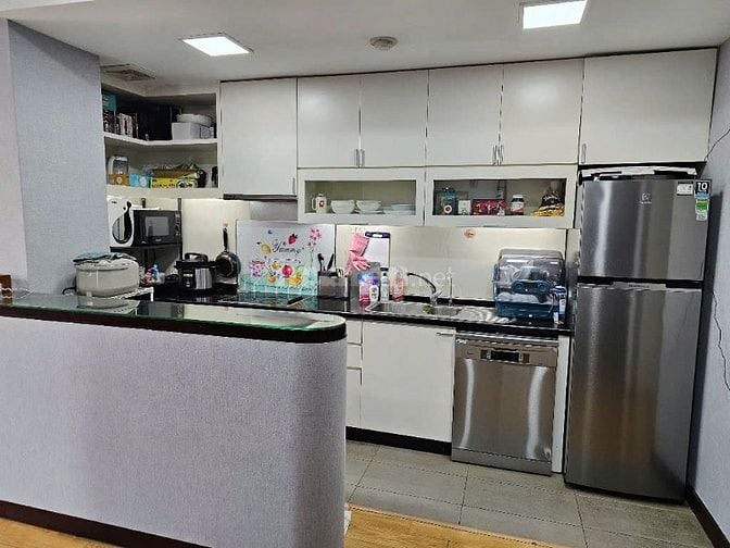Chủ nhà cho thuê căn góc 105m2 3PN 2VS đủ đồ quận Ba Đình