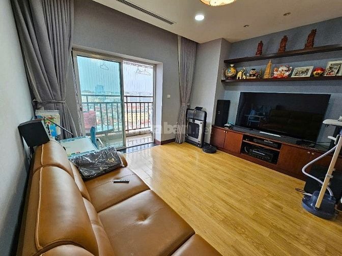 Chủ nhà cho thuê căn góc 105m2 3PN 2VS đủ đồ quận Ba Đình