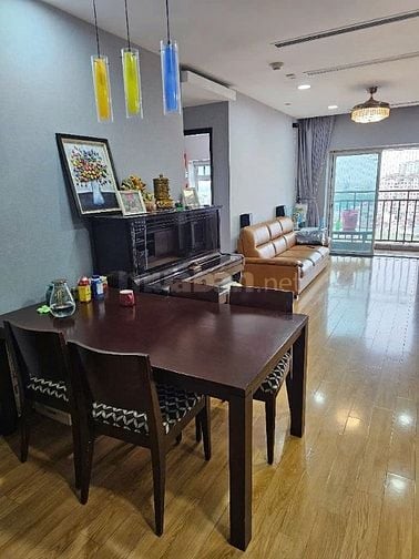 Chủ nhà cho thuê căn góc 105m2 3PN 2VS đủ đồ quận Ba Đình