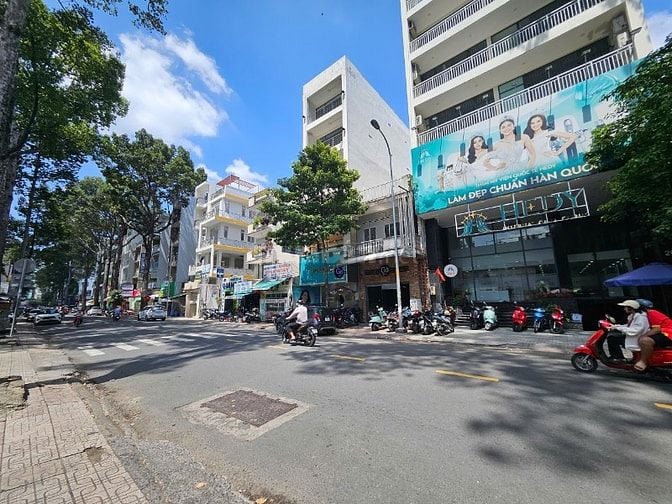 Building Siêu Hiếm ĐC: 265-267 Trần Bình Trọng, Q.5. Hầm 7 tầng+ t.máy