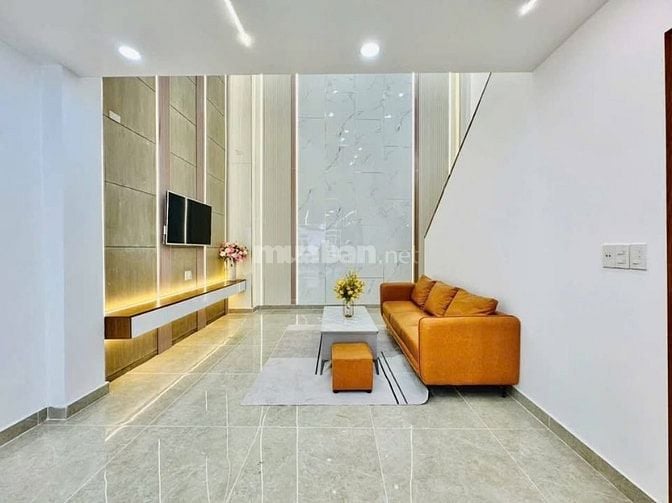 Đi nước ngoài định cư bán gấp nhà ở đường Nguyễn Đình Chiểu, phường 4,