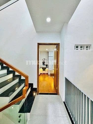 Đi nước ngoài định cư bán gấp nhà ở đường Nguyễn Đình Chiểu, phường 4,