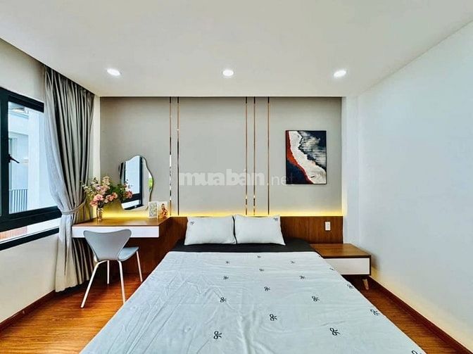 Đi nước ngoài định cư bán gấp nhà ở đường Nguyễn Đình Chiểu, phường 4,