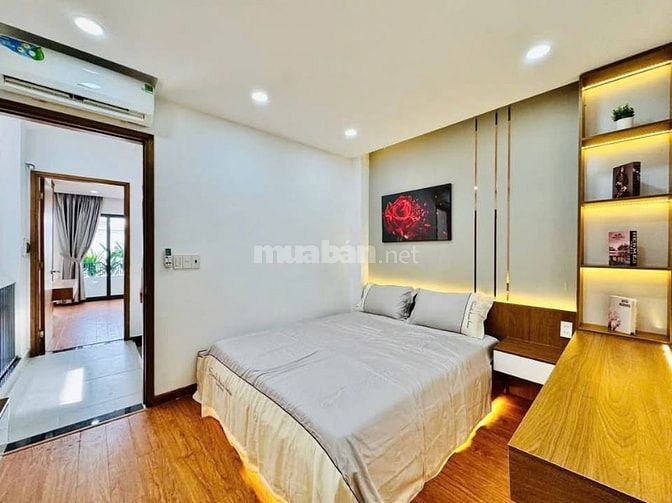 Đi nước ngoài định cư bán gấp nhà ở đường Nguyễn Đình Chiểu, phường 4,
