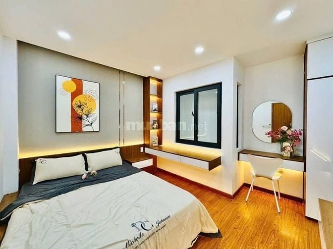 Đi nước ngoài định cư bán gấp nhà ở đường Nguyễn Đình Chiểu, phường 4,