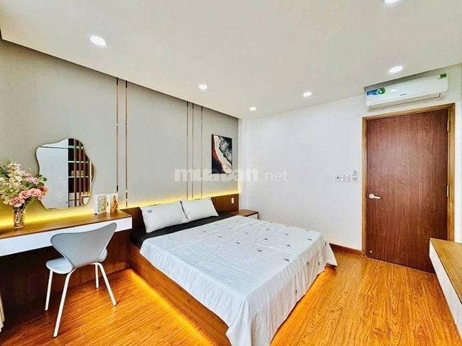 Đi nước ngoài định cư bán gấp nhà ở đường Nguyễn Đình Chiểu, phường 4,