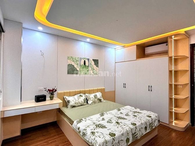 Nhà Đẹp Ở Luôn Thịnh Quang, Đống Đa 31m, 5 tầng, mt 3.5m, giá 7.88 tỷ.
