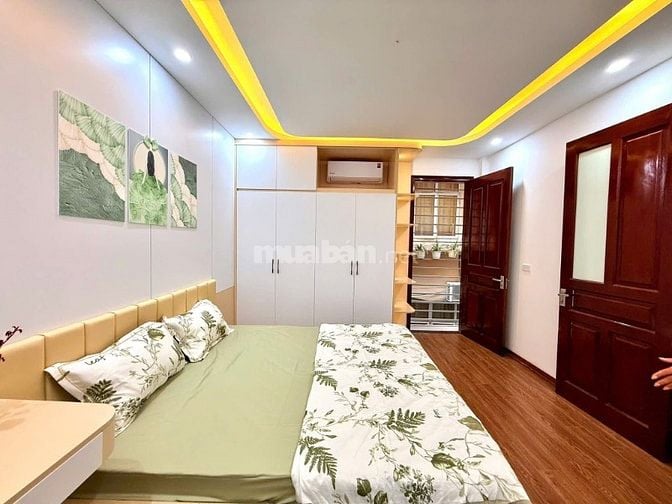 Nhà Đẹp Ở Luôn Thịnh Quang, Đống Đa 31m, 5 tầng, mt 3.5m, giá 7.88 tỷ.