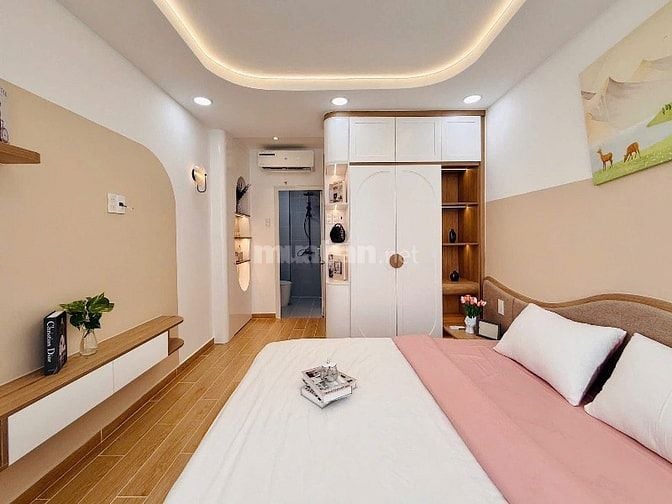 KẸT TIỀN BÁN GẤP NHÀ Đ NGUYỄN TRƯỜNG TỘ, PHÚ NHUẬN,GẦN CHỢ PHÚ NHUẬN