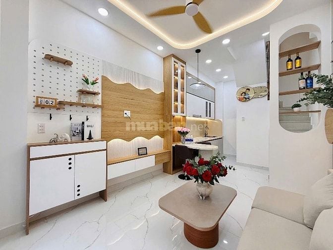 KẸT TIỀN BÁN GẤP NHÀ Đ NGUYỄN TRƯỜNG TỘ, PHÚ NHUẬN,GẦN CHỢ PHÚ NHUẬN