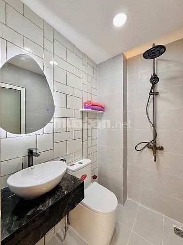 KẸT TIỀN BÁN GẤP NHÀ Đ NGUYỄN TRƯỜNG TỘ, PHÚ NHUẬN,GẦN CHỢ PHÚ NHUẬN